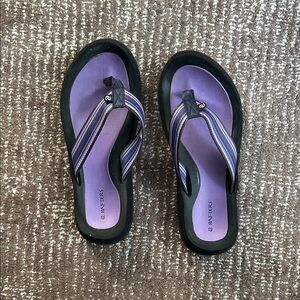 Rafters Purple and Black flip flops size 6